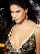 Veena Malik Navel Pics