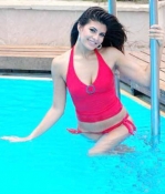 Jaqueline Fernandez Topless pics