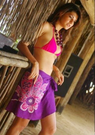 Jaqueline Fernandez Spicy pics