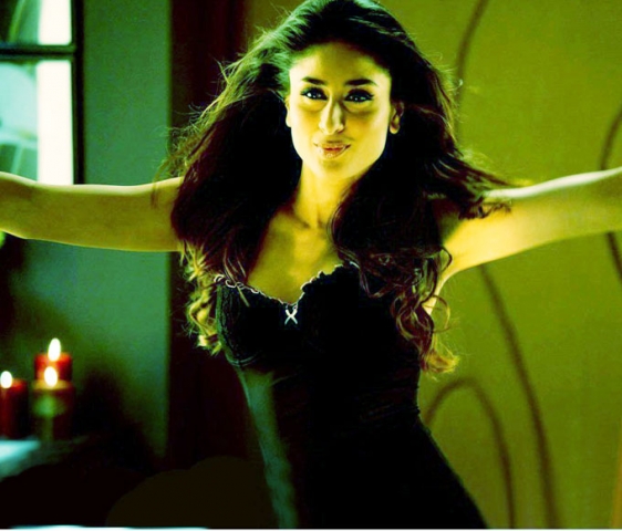 Kareena Kapoor Backless pics